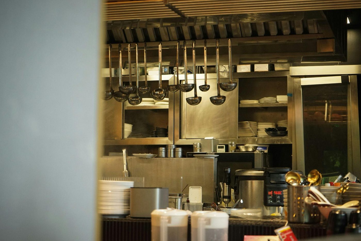 Cocina industrial, donde se presentan los fuegos de clase K